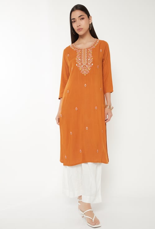 Women Embroidered Straight Kurta