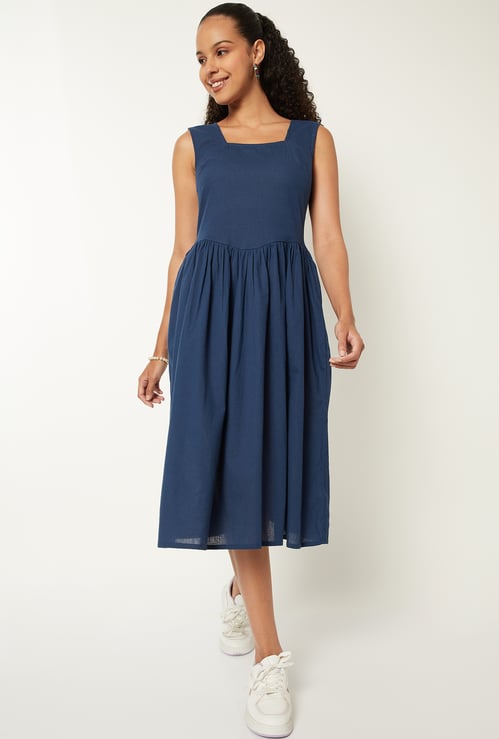 Women Solid Fit & Flared Dress