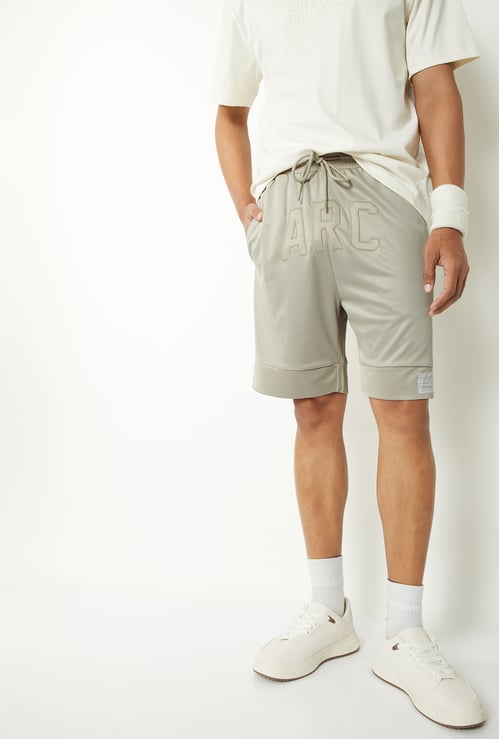 Men Appliqued Leisure Shorts