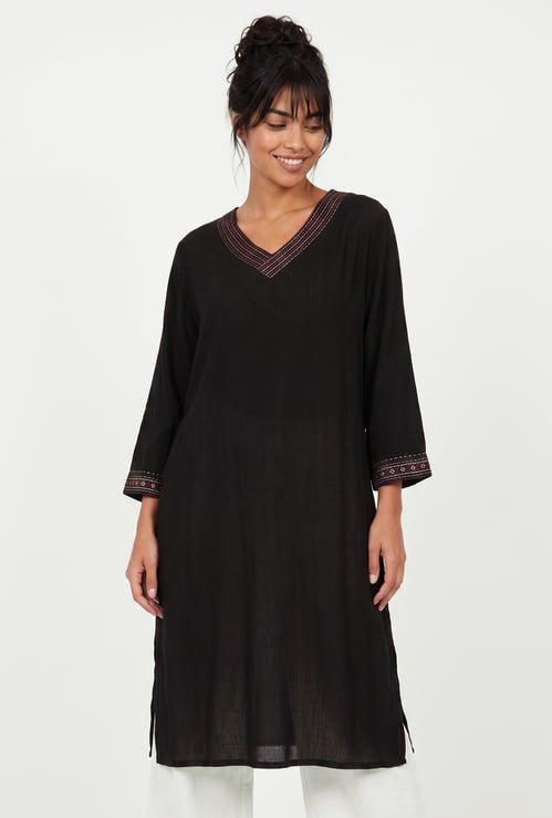 Women Embroidered Straight Kurta