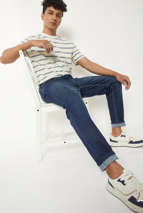 Men Washed Carrot Fit Jeans