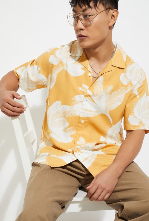 URB_N Men Floral Print Resort Collar Shirt