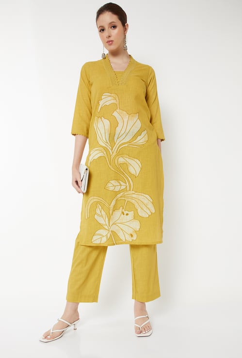 Women Printed Straight Kurta Set