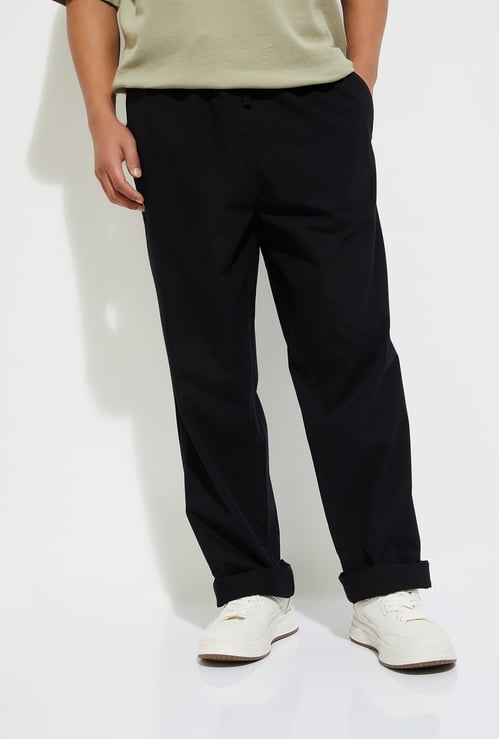 URB_N Men Solid Relaxed Fit Chinos