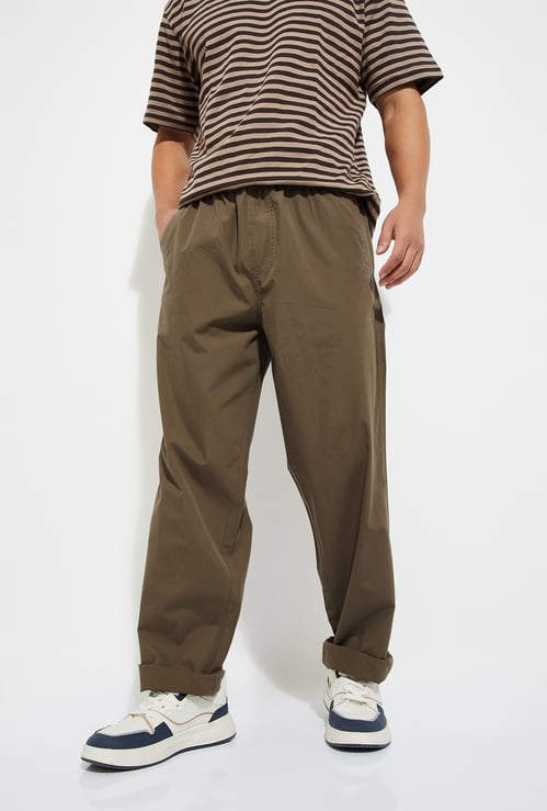 URB_N Men Solid Relaxed Fit Chinos