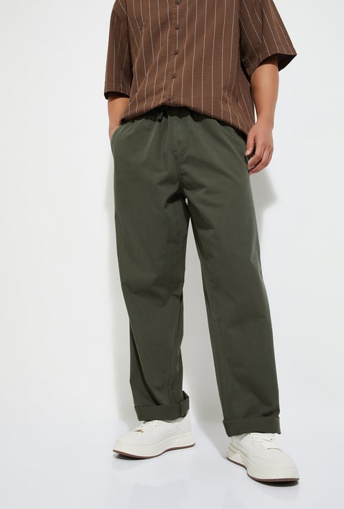URB_N Men Solid Relaxed Fit Chinos