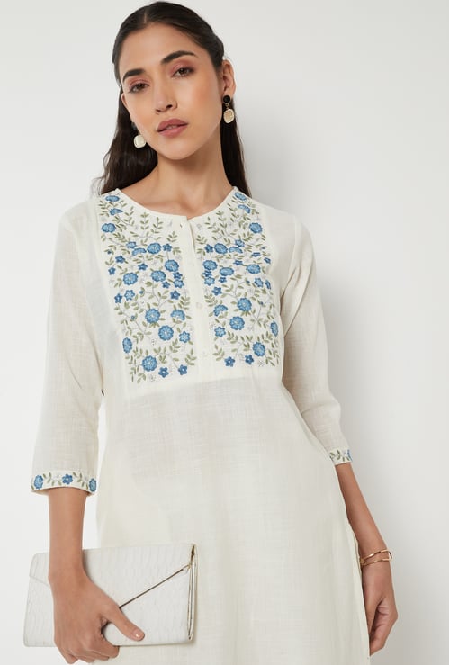Women Embroidered Straight Kurta
