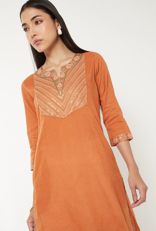 Women Embroidered Straight Kurta