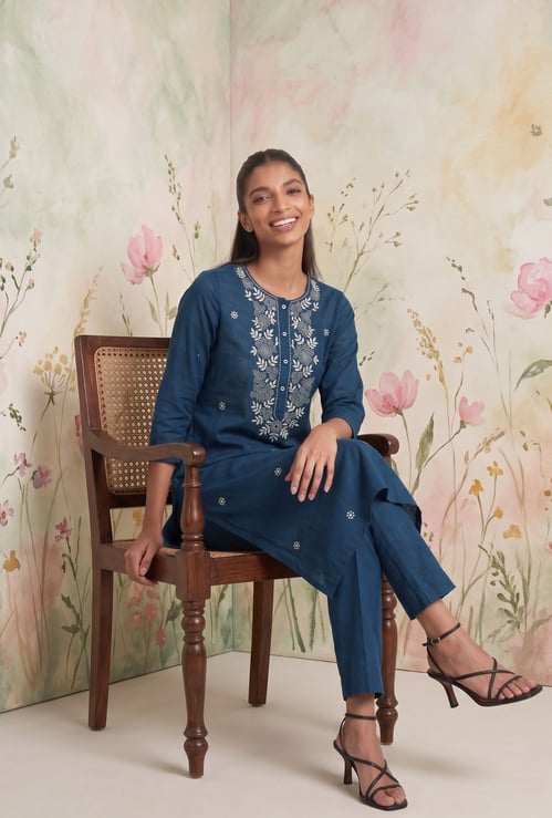 Women Embroidered Straight Kurta Set