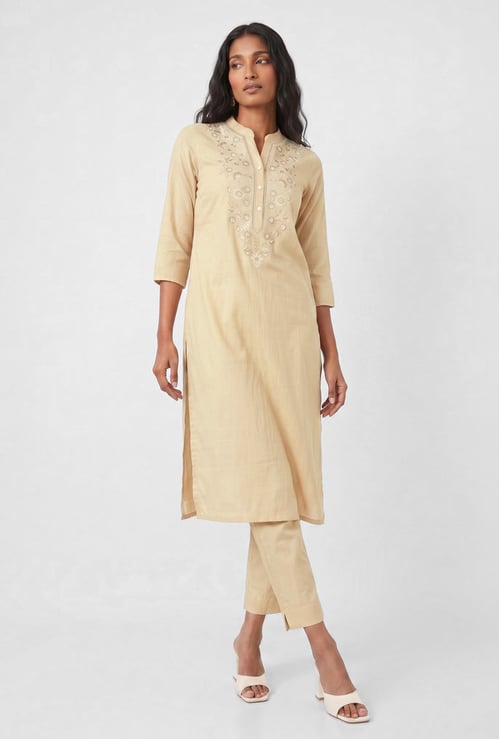 Women Embroidered Straight Kurta Set