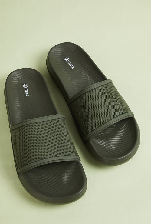 Men Textured Sliders