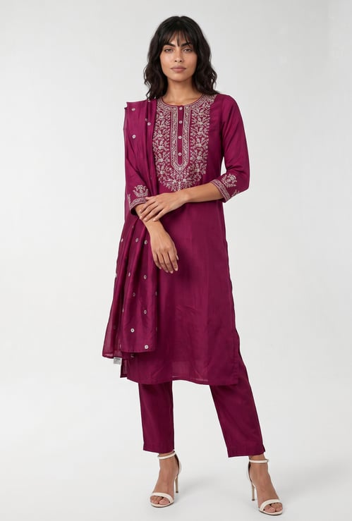 Women Embroidered Straight Kurta Set