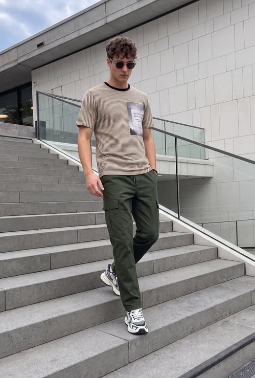 URB_N Men Solid Cargo Trousers