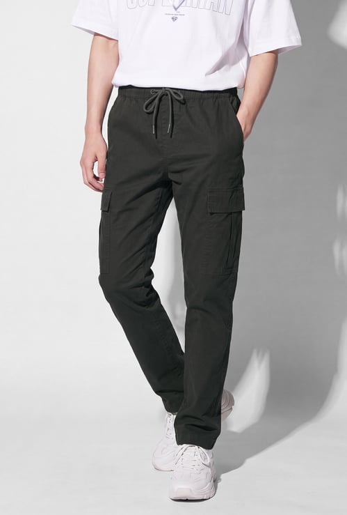URB_N Men Solid Cargo Trousers