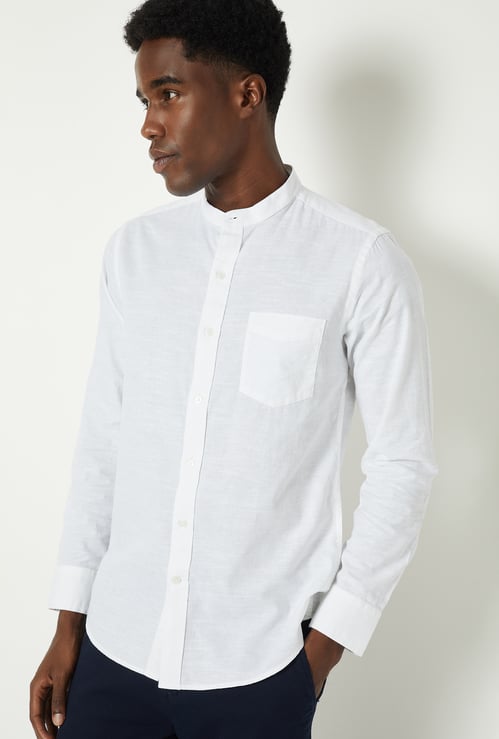 Men Solid Slim Fit Shirt