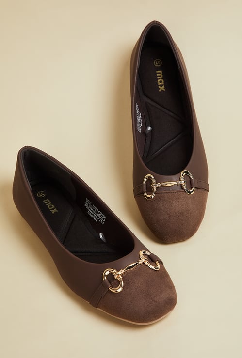 Women Embellished Ballerinas with Metal Trim