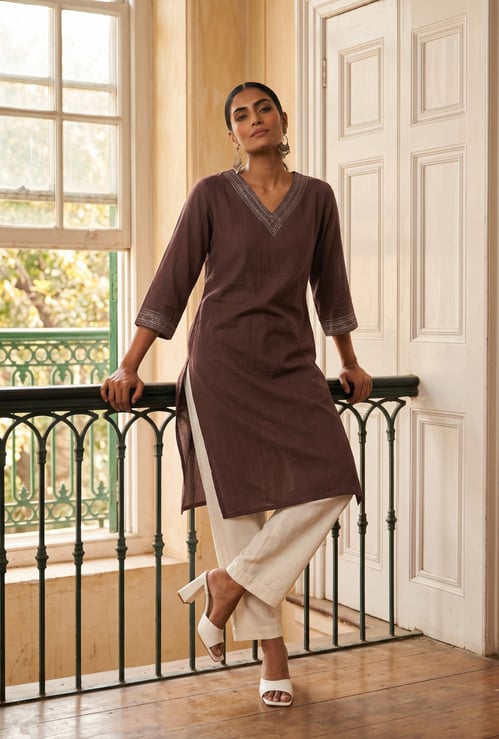 Women Embroidered Straight Kurta