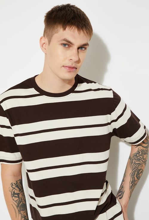 URB_N Men Striped T-shirt