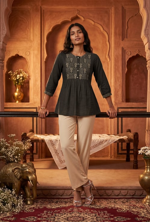 Women Embroidered Empire Kurti
