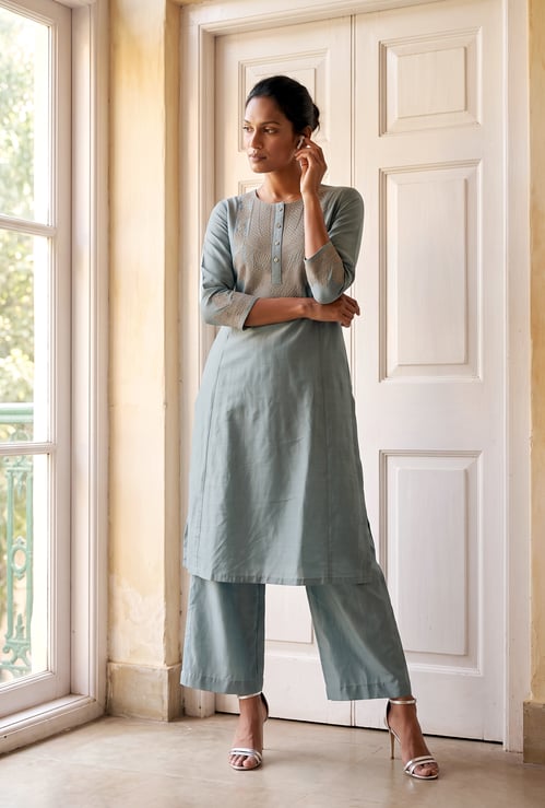 Women Embroidered Kurta Set