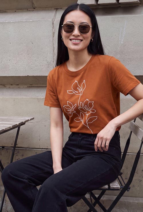 Women Floral Embroidered T-shirt