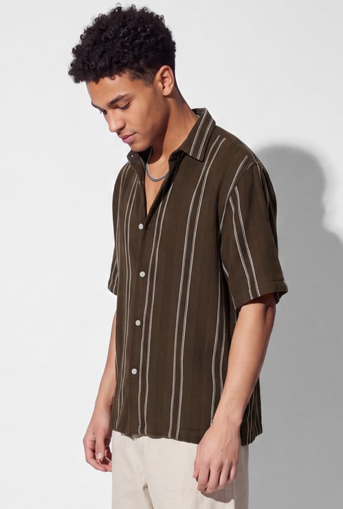 URB_N Men Striped Shirt