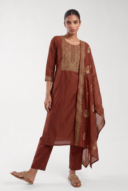 Women Embroidered Straight Kurta Set