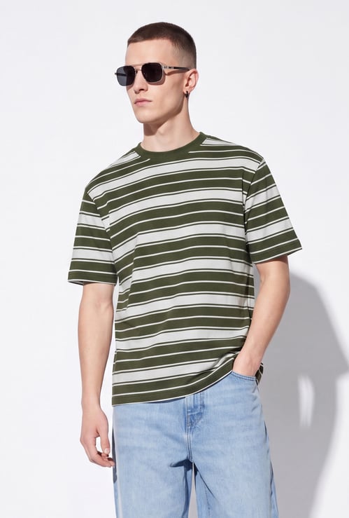 URB_N Men Striped T-shirt
