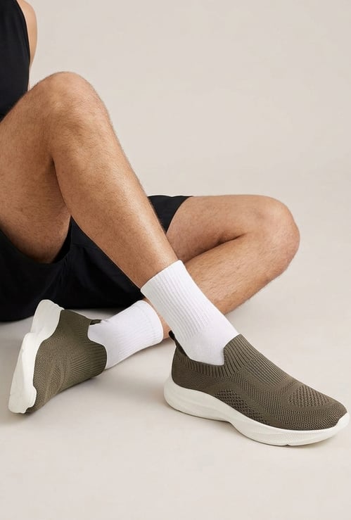 Men Basic Slip-On Sports Shoes