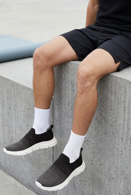 Men Basic Slip-On Sports Shoes