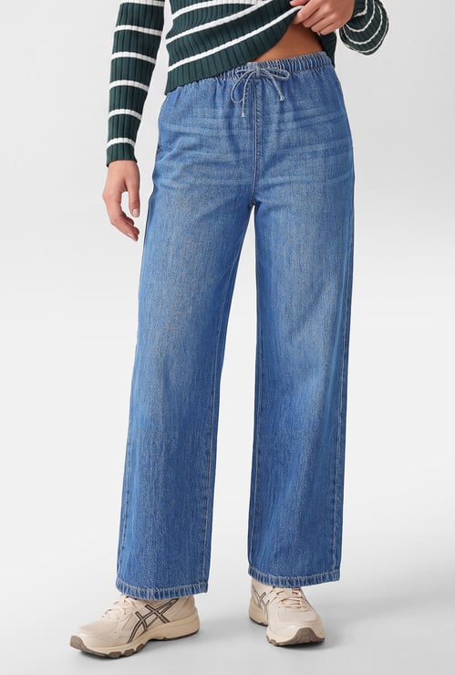 Men Solid Denim Joggers High Rise