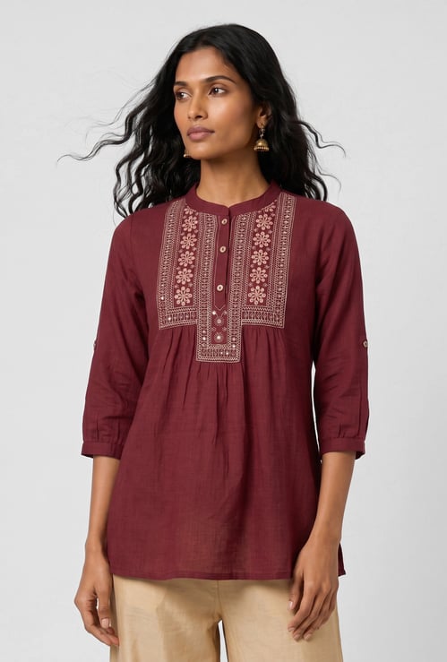 Women Embroidered Straight Kurti