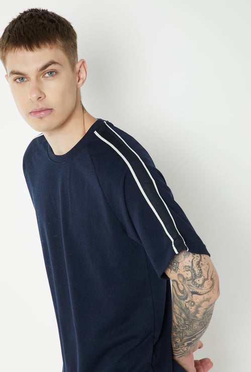 Men Regular Fit Raglan Sleeves T-shirt