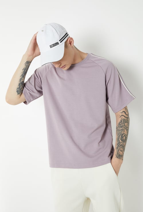 Men Regular Fit Raglan Sleeves T-shirt