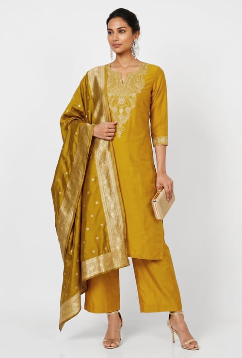 Women Embroidered Straight Kurta Set