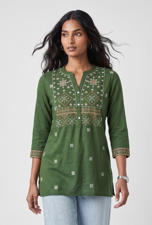 Women Embroidered Straight Kurti