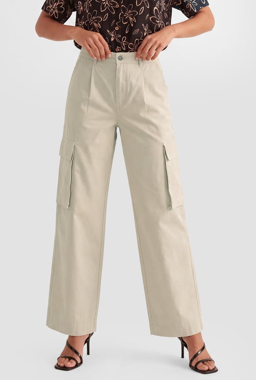 Men Solid Cargo Jeans High Rise