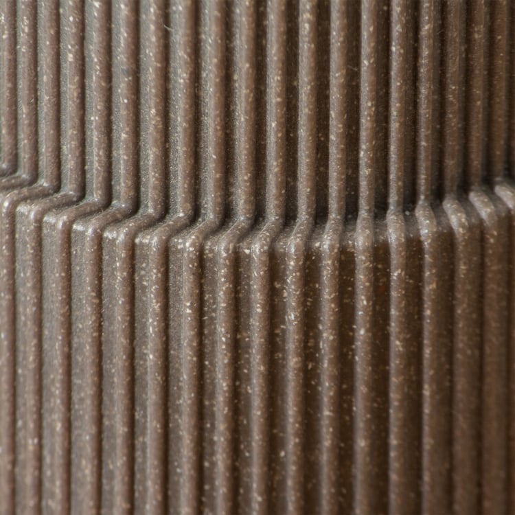 Senegal Urban Polyresin Ribbed Holder