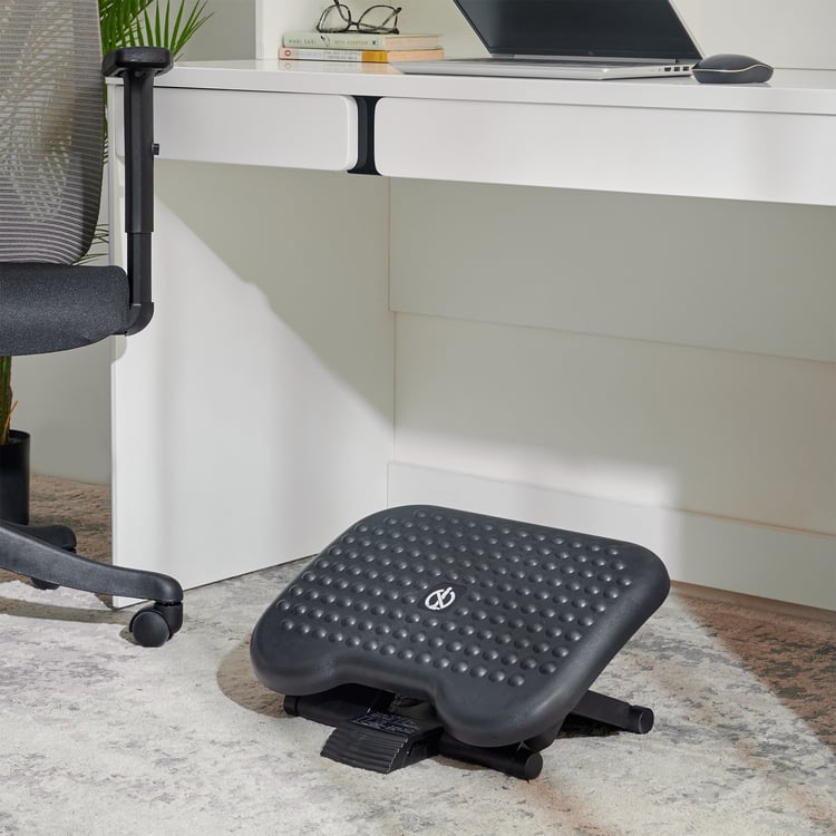 Hooves Polystyrene Footrest - Black