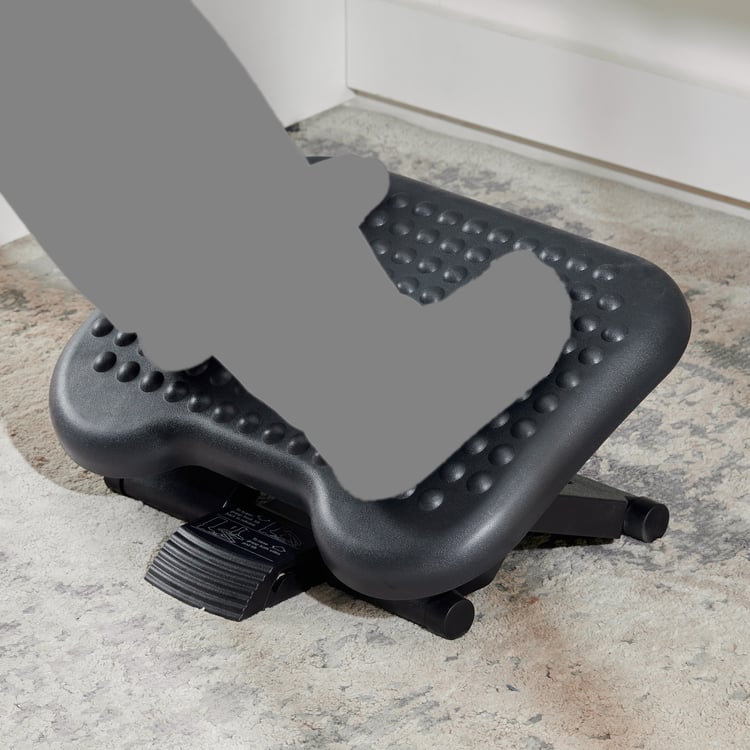 Hooves Polystyrene Footrest - Black