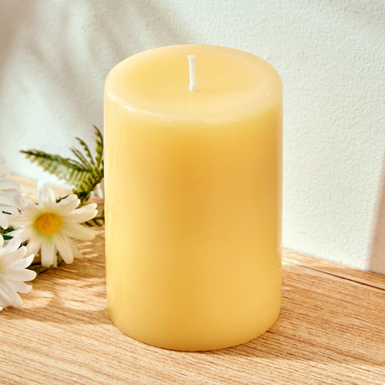 Colour Refresh Lemon Grass Scented Pillar Candle
