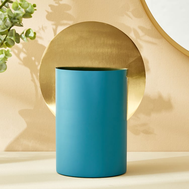 Splendid Townsquare Xan Metal Vase