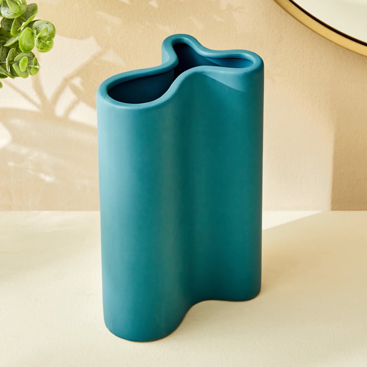 Splendid Townsquare Xena Ceramic Vase