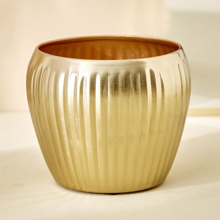 Gloria Amaze Metal Ribbed Planter