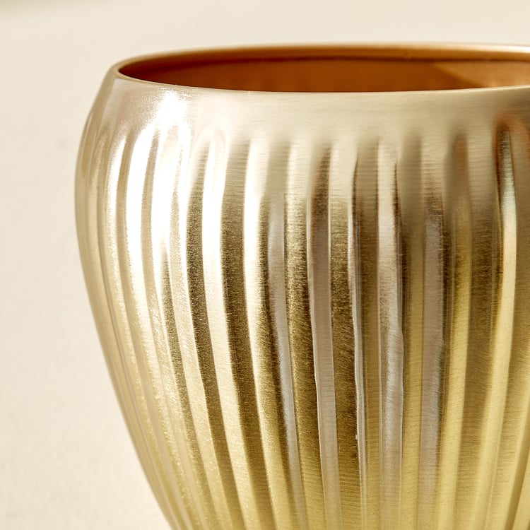 Gloria Amaze Metal Ribbed Planter