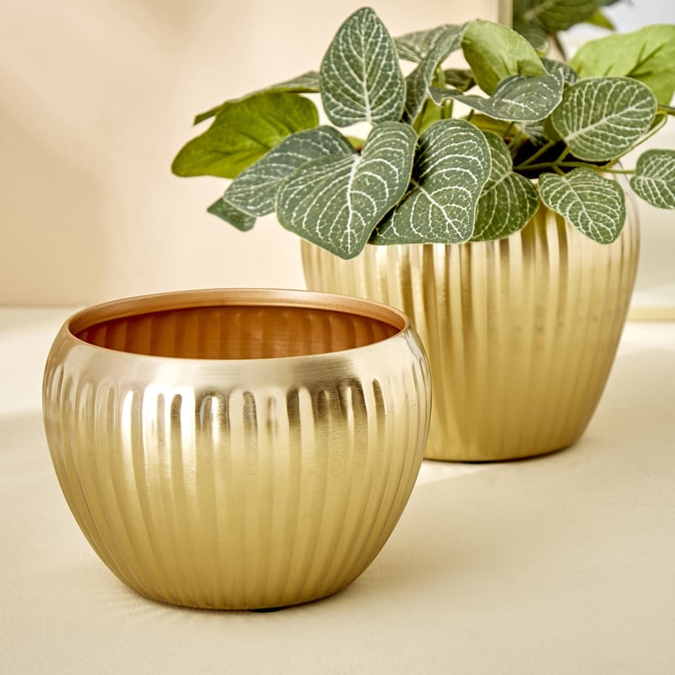 Gloria Amaze Metal Ribbed Planter