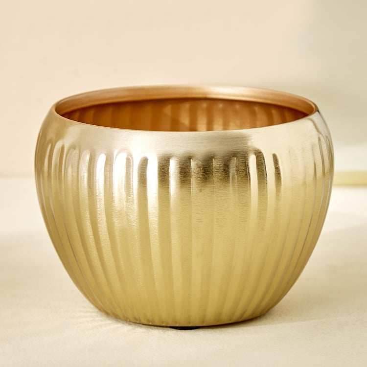 Gloria Amaze Metal Ribbed Planter