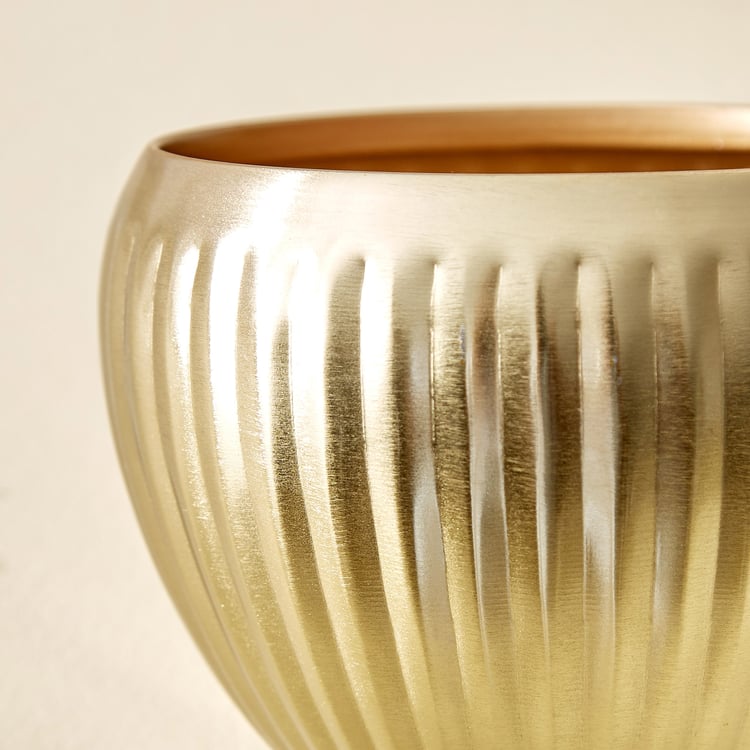 Gloria Amaze Metal Ribbed Planter