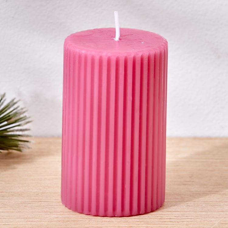 Alisa Set of 2 Oudh and Vanilla Scented Ribbed Pillar Candles