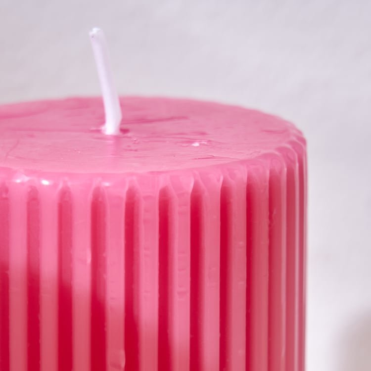 Alisa Set of 2 Oudh and Vanilla Scented Ribbed Pillar Candles